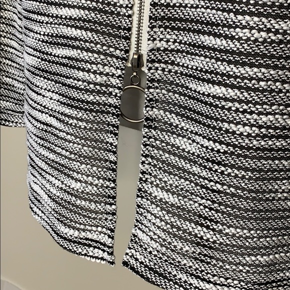 DOE & RAE Black White Striped Crew Knit Sweater S - Picture 6 of 9